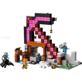 Lego® Minecraft The Pickaxe Mine Lego® Minecraft The Pickaxe Mine