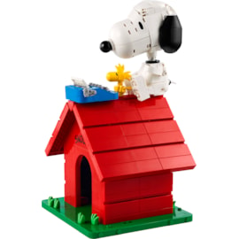 LEGO® Ideas Peanuts: Snoopy'S Doghouse
