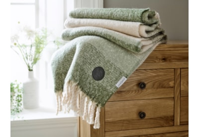 The Lyndon Company Rossendale Throw 170Cm Green The Lyndon Company Rossendale Throw 170Cm Green
