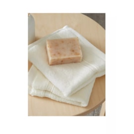 Catherine Lansfield Zero Twist Face Cloth Cream 2's Catherine Lansfield Zero Twist Face Cloth Cream 2's